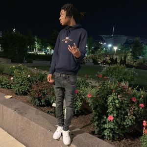 Meet your Posher, Ray